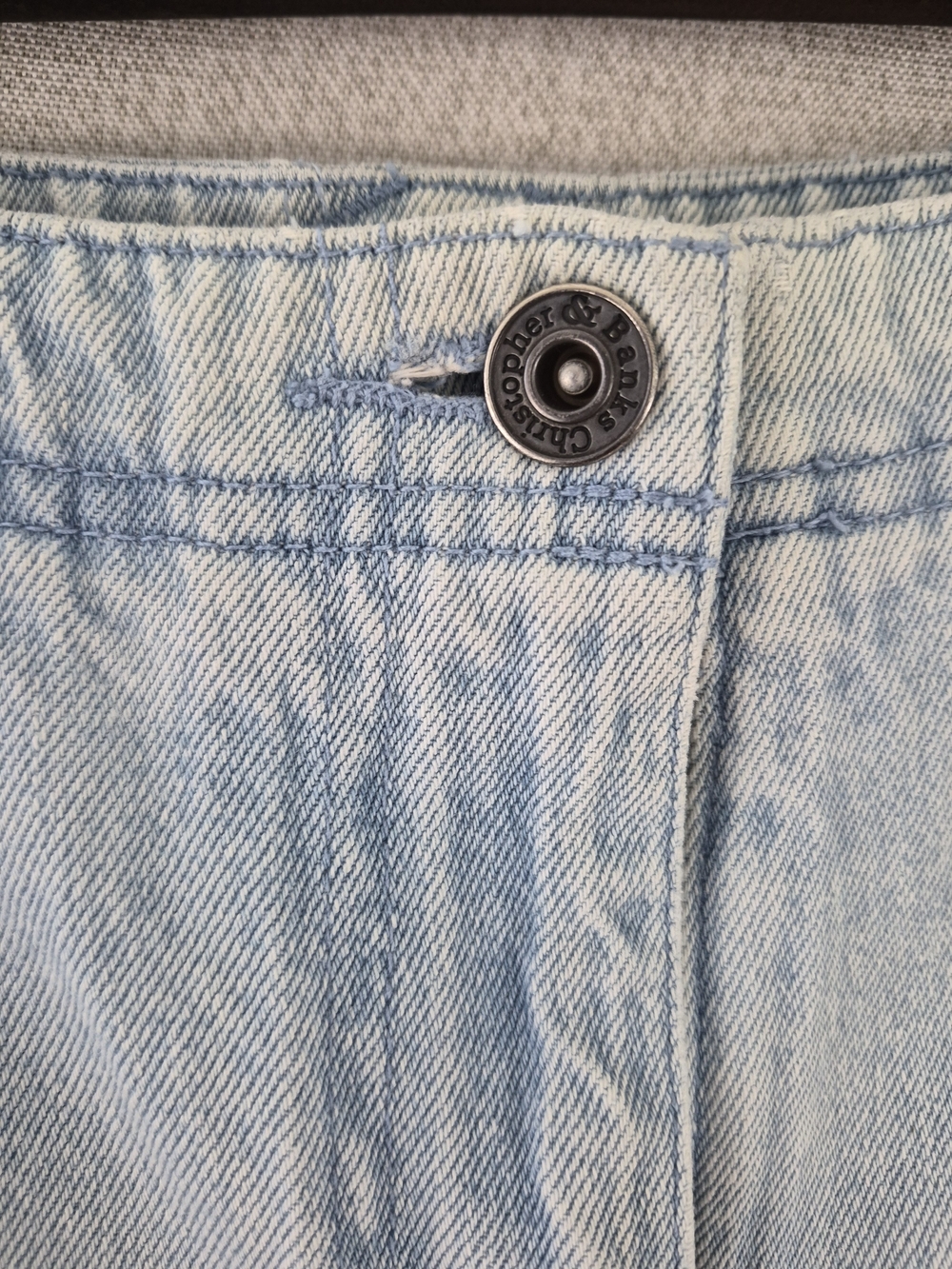 Christopher & Banks Size 12 Cropped Capri Jeans Light Wash Embroidered SKU0332 - Picture 8 of 14
